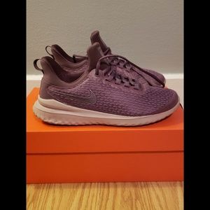 Nike Renew Rival Sneakers 8.5 EUC